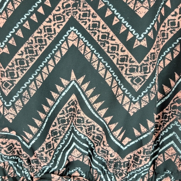 BeBop Patterned Dress - Picture 4 of 7